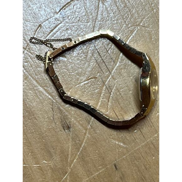 Vintage pulsar quartz gold tone wrist watch. sleek. classic. untested. - Picture 8 of 11